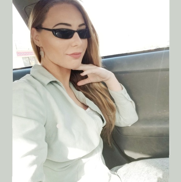 Meet your Posher: Amy - Picture 1 of 1